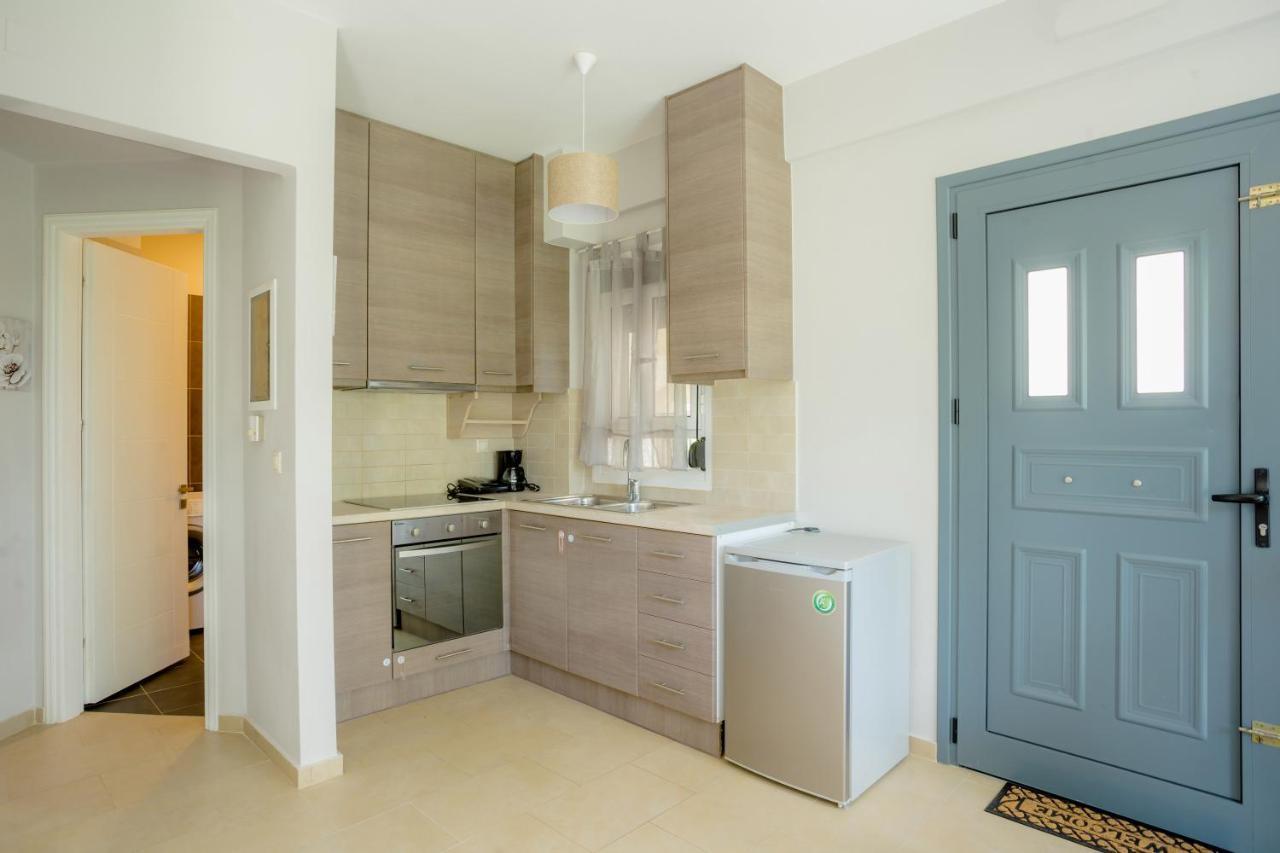 Irida'S Guesthouse Nikiana Bagian luar foto