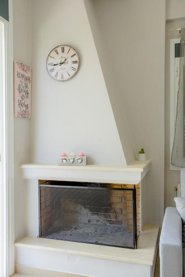 Irida'S Guesthouse Nikiana Bagian luar foto