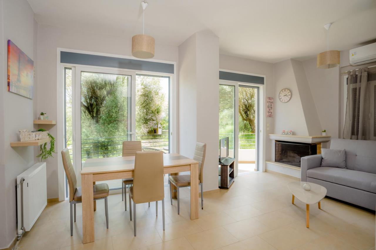 Irida'S Guesthouse Nikiana Bagian luar foto