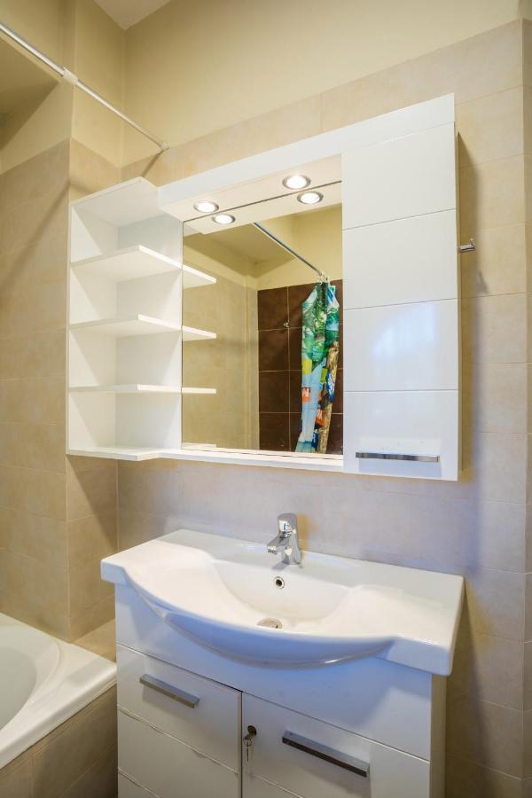 Irida'S Guesthouse Nikiana Bagian luar foto