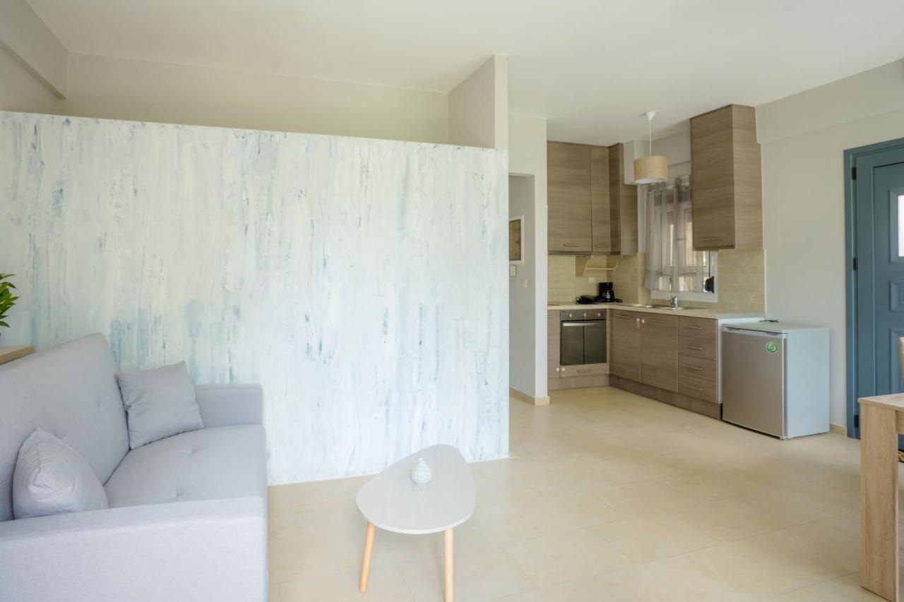Irida'S Guesthouse Nikiana Bagian luar foto