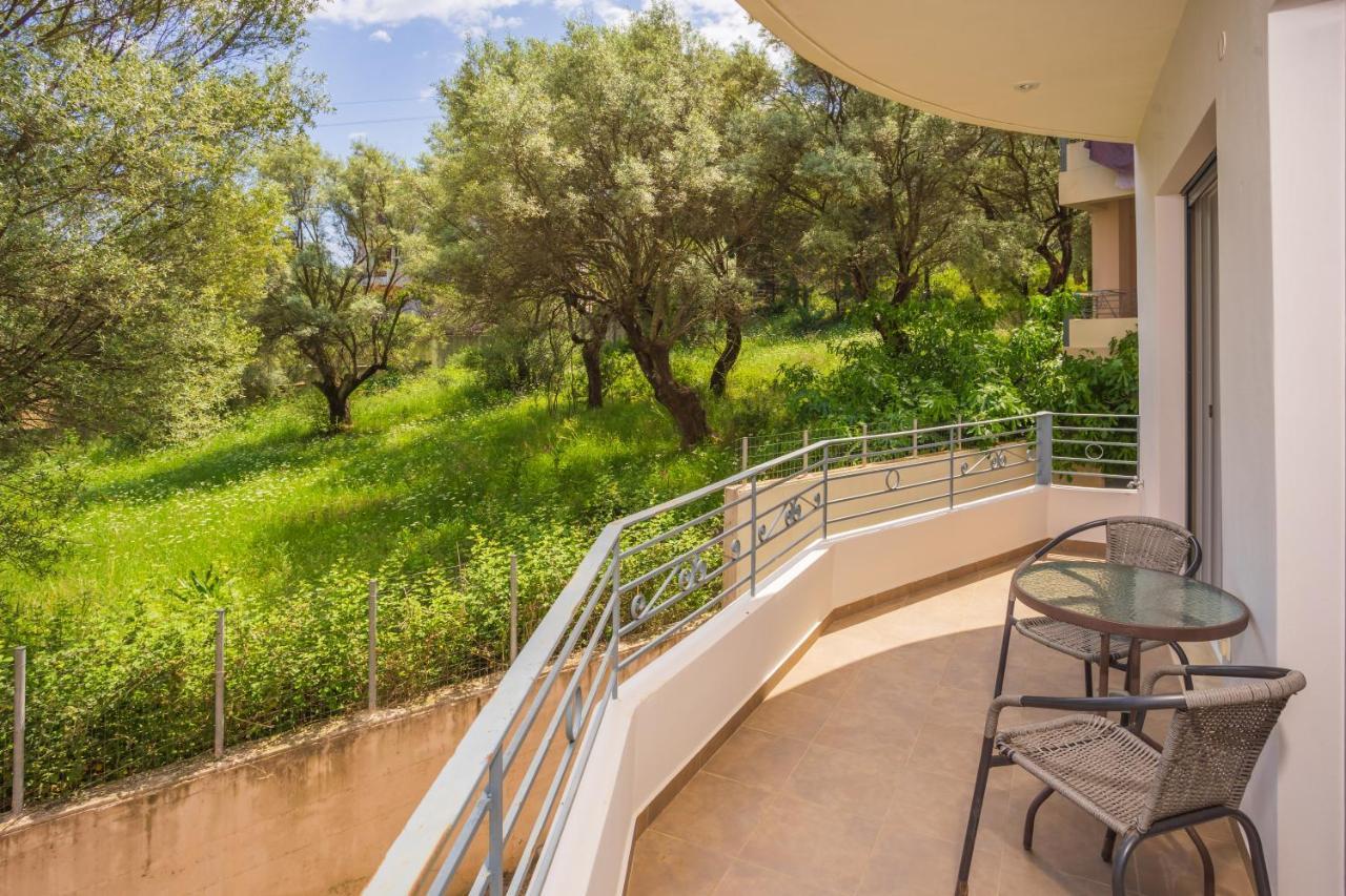 Irida'S Guesthouse Nikiana Bagian luar foto